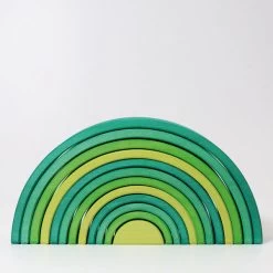 Large Nesting Rainbow | Forest